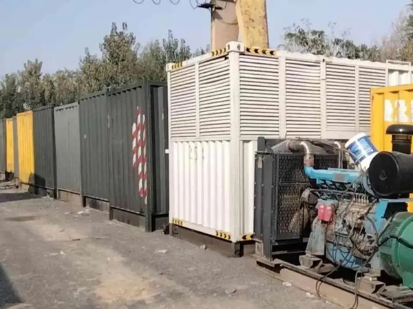 芦淞200KW柴油发电机机组每小时油耗是多少？